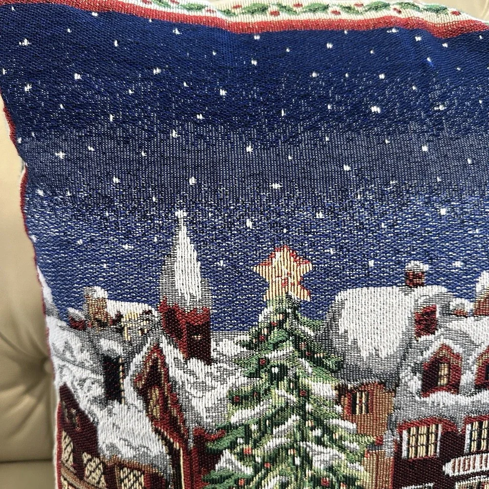 Vintage Christmas Embroidered Tapestry Throw Pillow 18 Inch Winter Town‎ Scene